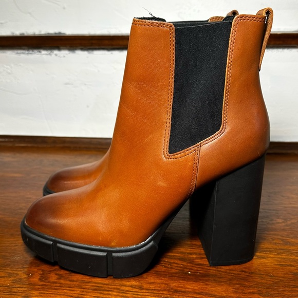 Steve Madden Revised Cognac Leather Platform Heeled Chelsea Boots Size 9 - Picture 3 of 12
